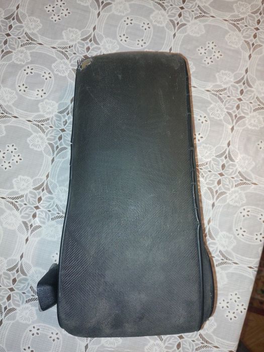 Подлокотник мерседес 124