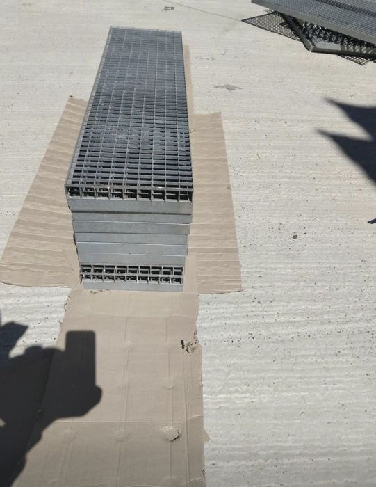 Trepte zincate galvanizate