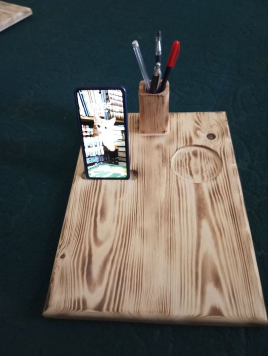 Qo‘l mehnati yog‘och devor soatlari – tabiiy va noyob dizayn