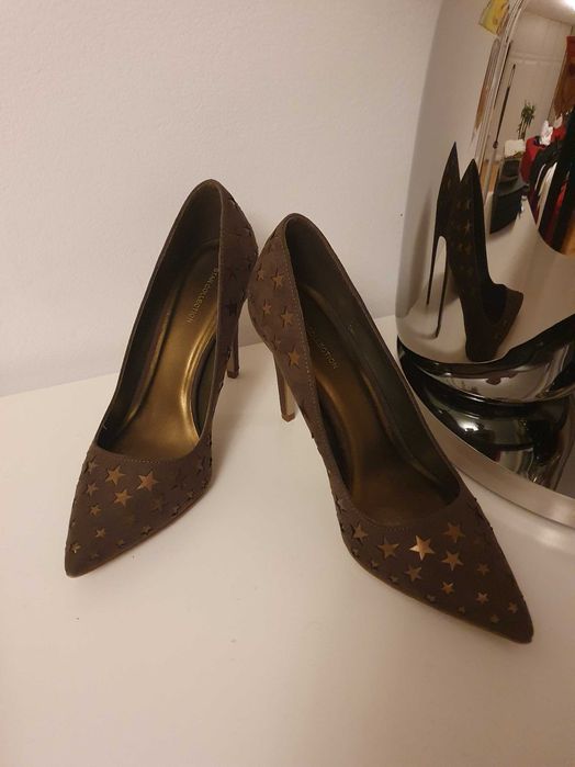 Pantofi cu toc, kaki