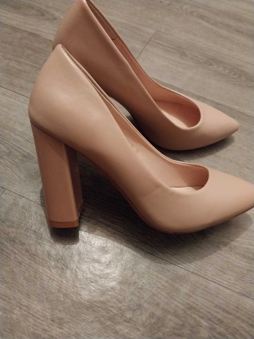 Sifatli ayollar tuflisi