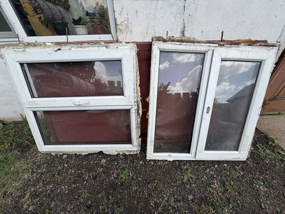 Продам 2 пластиковых окна