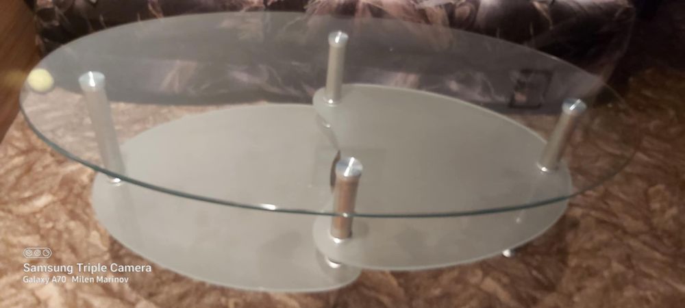 Продавам холна масичка