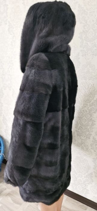 Продам норковую шубу за  200000