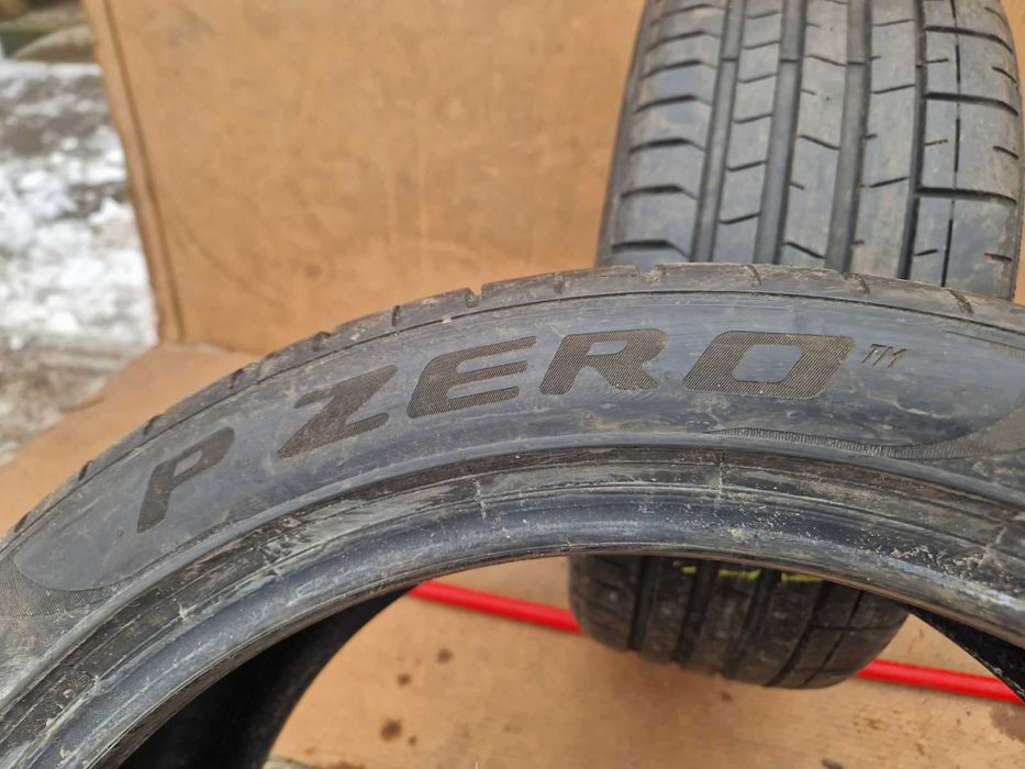 2 Pirelli R19 245/40 Летни гуми  DOT1821