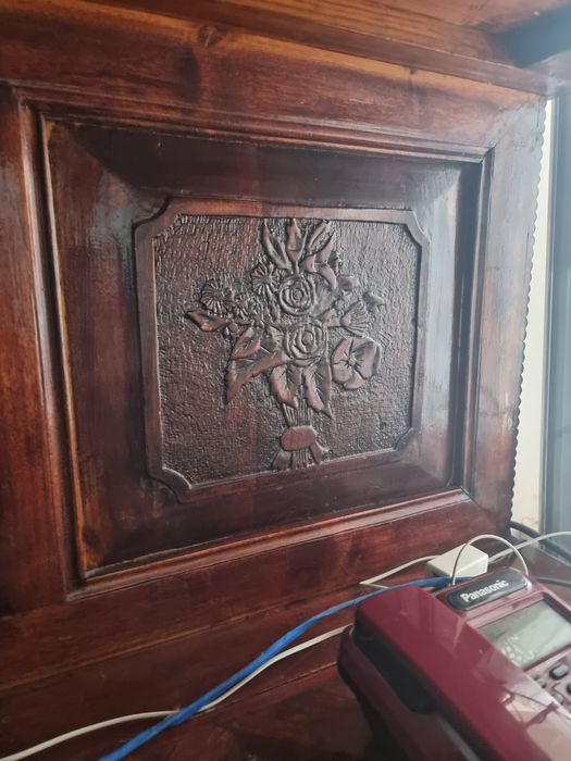 Старинный шкаф ручной работы