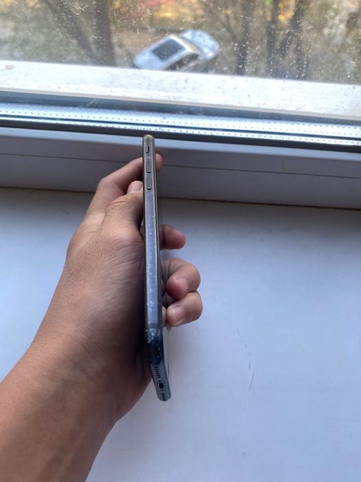 Продам iPhone 7 айфон