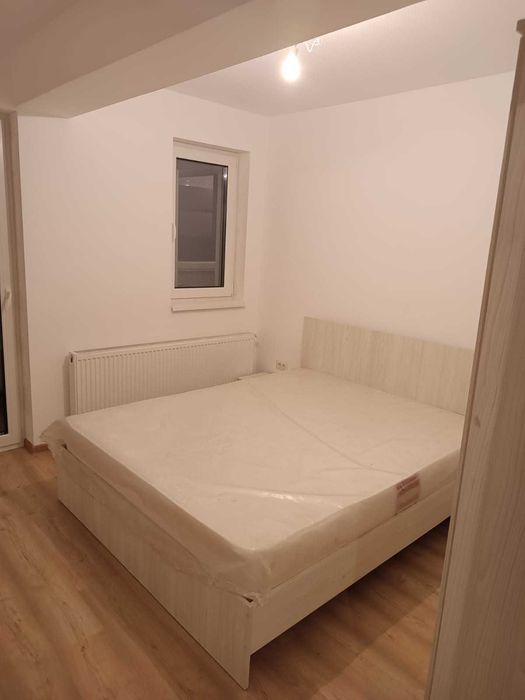 Inchiriez apartament 3 camere bloc nou, proprietar