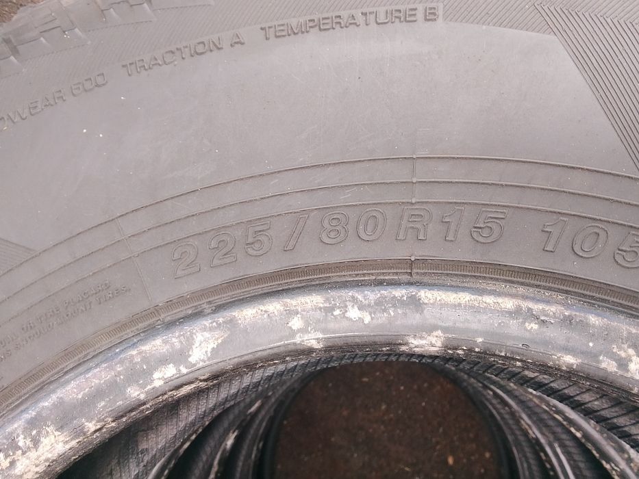 Продам комплект шин