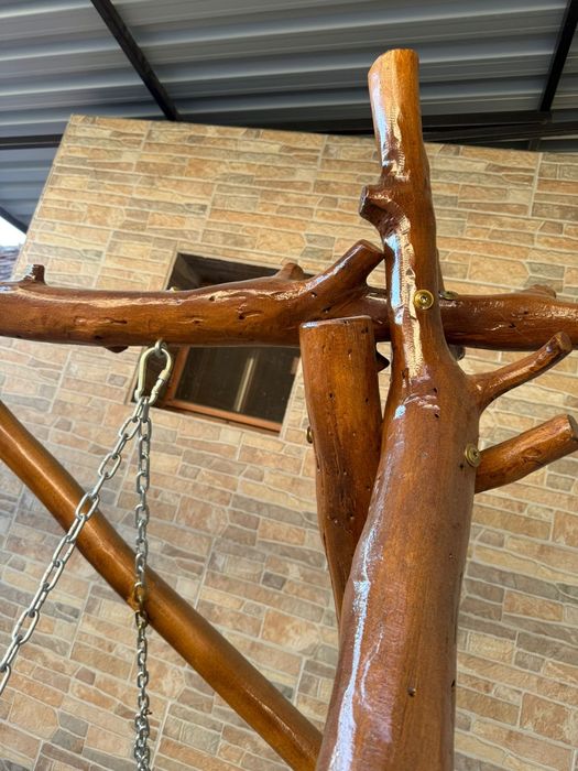 Vând leagăn din lemn pentru terasa sau gradina lucrat manual