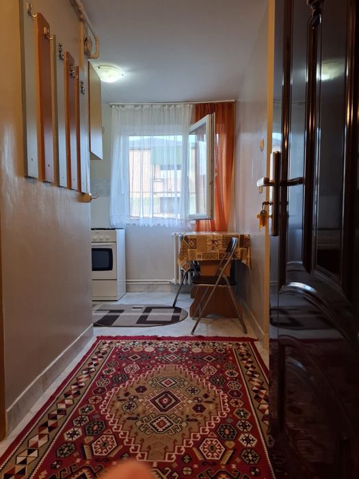 Inchiriez garsoniera