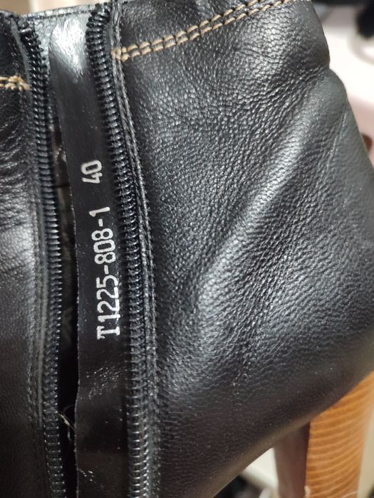 Продам ботинки женские