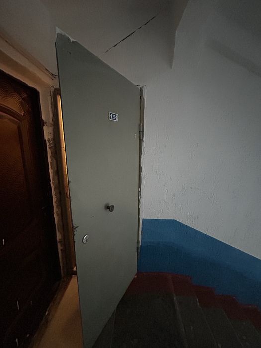 Дверь металлический, толстостенный