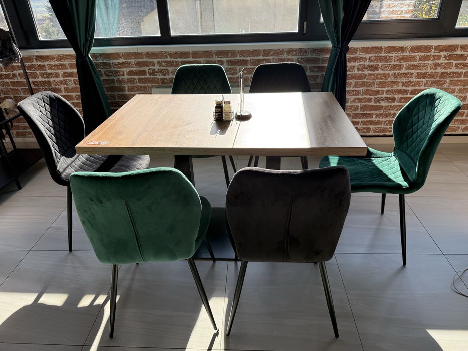 Vând mese lemn pentru HoReCa