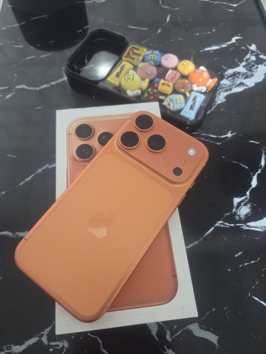 Продам IPhone 17 pro 512 gb