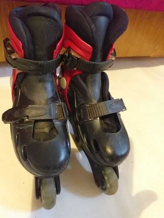 Role copii marimea 31-34,reglabile,in stare foarte buna