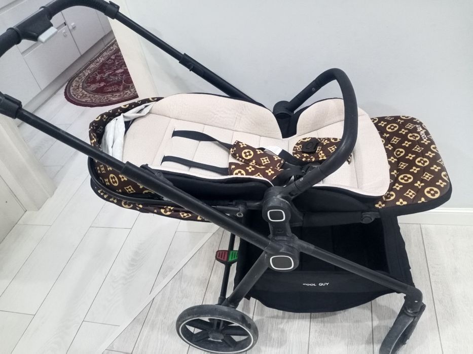 продам прогулочную коляску