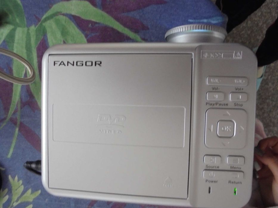 Продавам щрайх проектор Fangor F 301