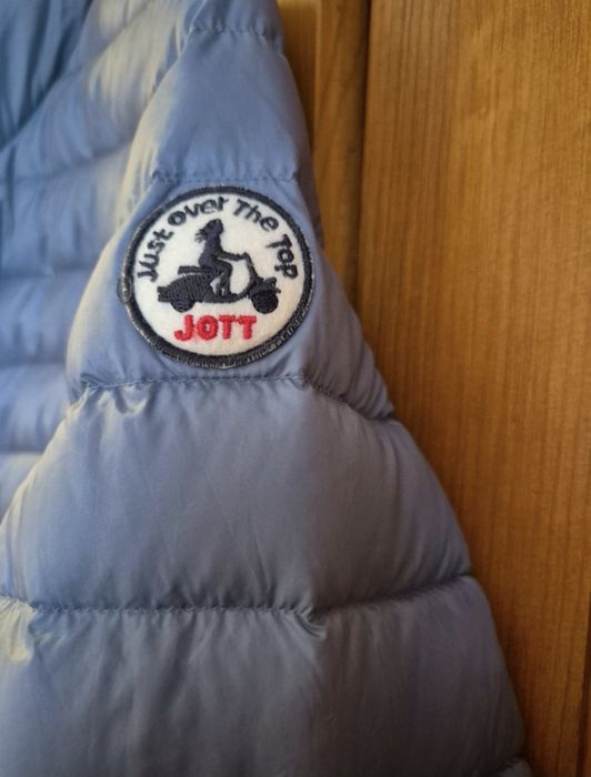 Geaca cu puf Jott