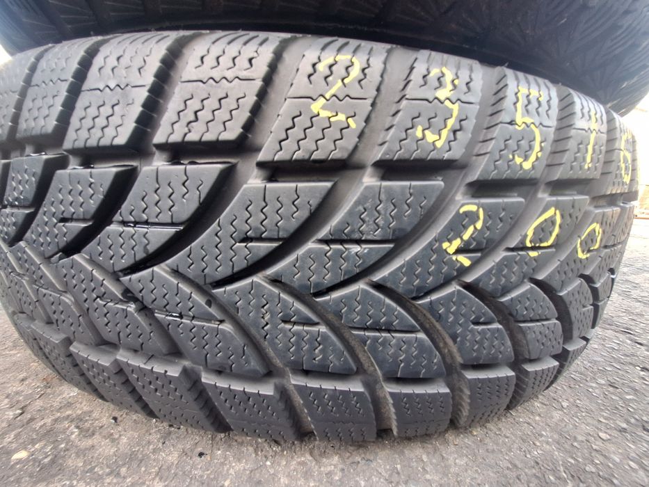 2 anvelope iarna 235/60r18 Maxxis Montaj Gratuit