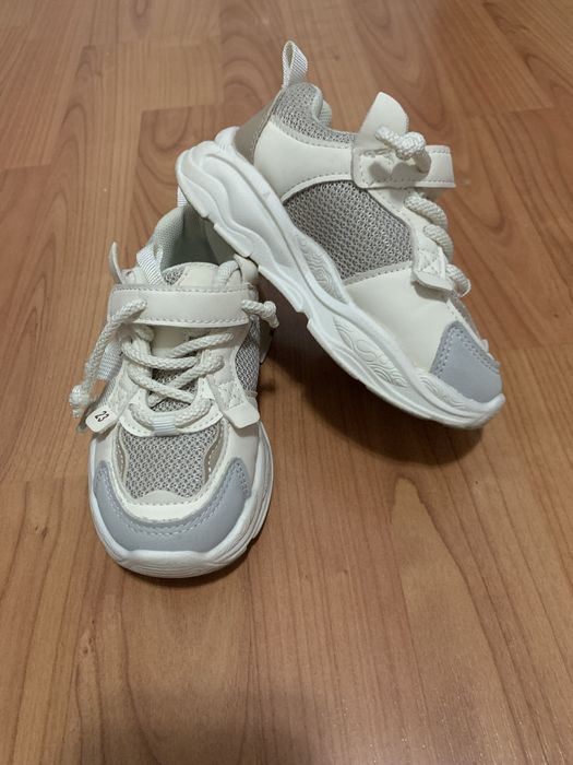 Adidasi copii 25