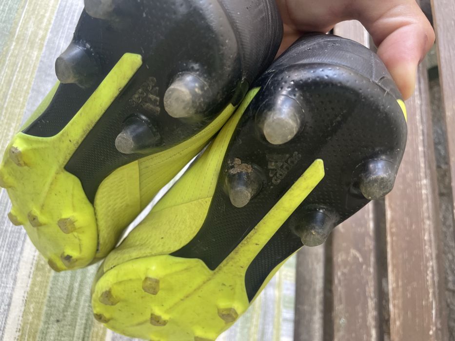 Бутонки:Adidas10