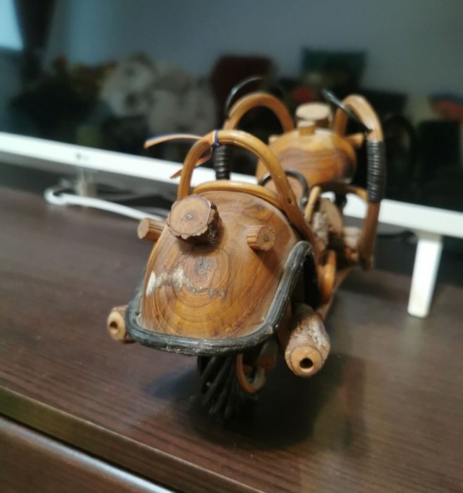 Motocicleta de lemn de colectie 32 cm