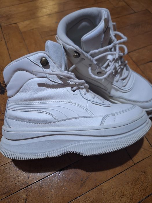 Носени са няколко пъти.ЦЕНА 90 ЛВ