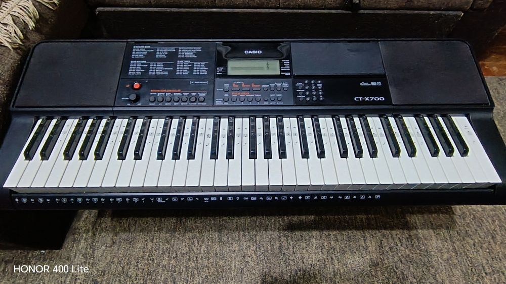 Продам синтезатор CASIO CT-X700