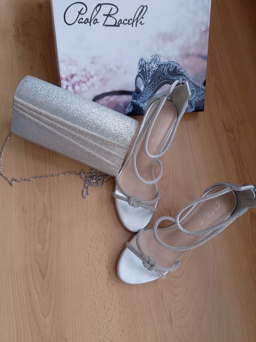 Бална чанта официална, сребрист цвят.