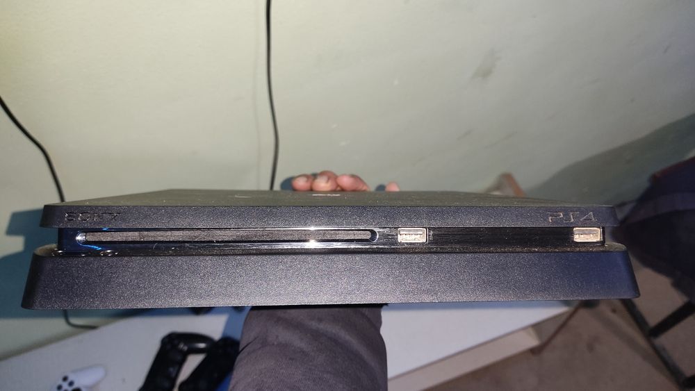 Playstation 4 Slim