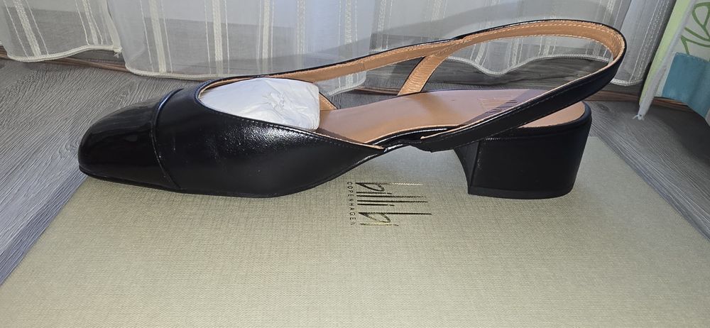 Pantofi NOI dama piele marime 40
