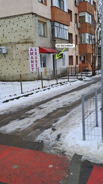 Închiriez spatiu comercial.