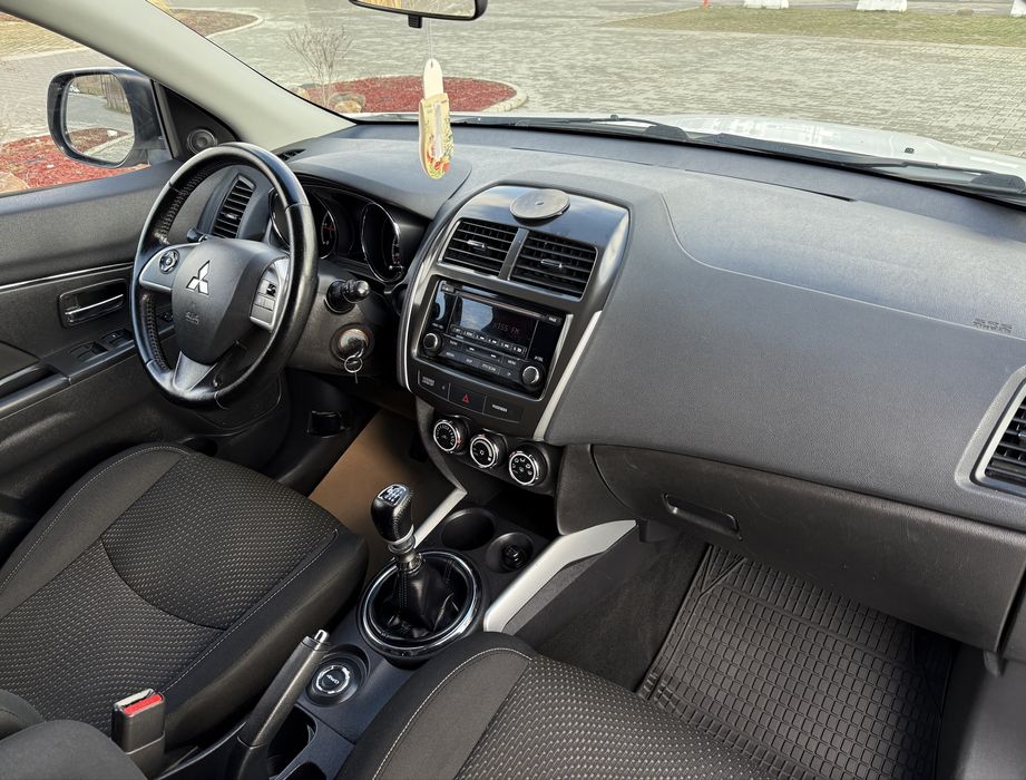 * Vând Mitsubishi ASX * 1.8 DI-D * 4x4 , 2x4  * Carte service* EURO 5*