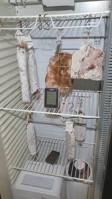 Сушилня за мезета - лукални, суджуци, пастарми, салам