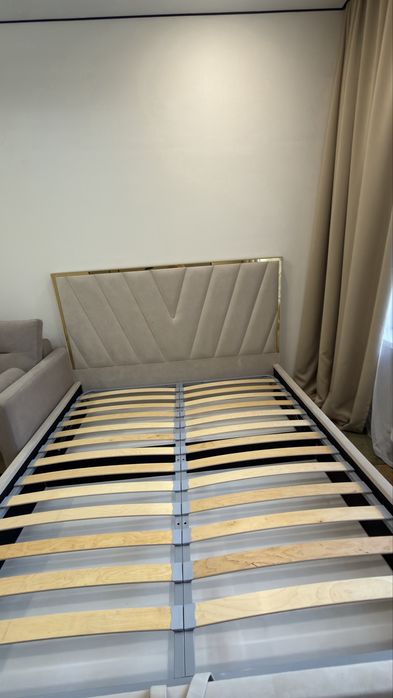Продам кровать 180/200