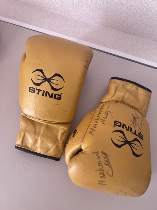 Продаю оригинальные перчатки Sting