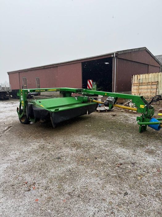 John Deere 1360 O‘t o‘radigan kasilka, Belarus, Claas Arion tortadi.