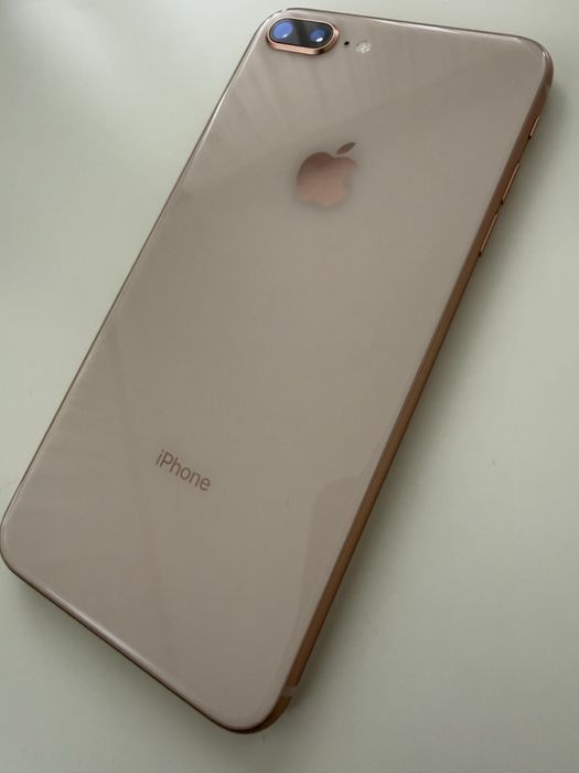 Iphone 8+ в золотом цвете