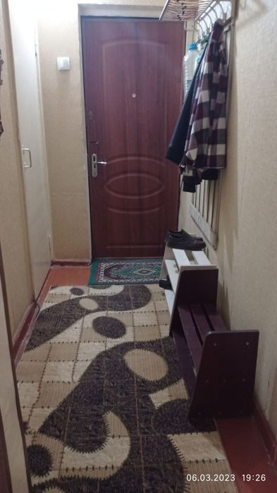 Продаю свою 2-х комн квартиру,15 квартал,метро Туркистан