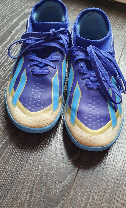 Детски футболни обувки