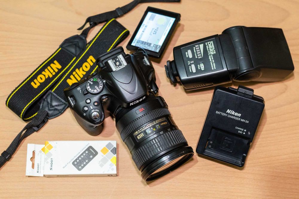 Camera foto Nikon D5100 + 18-200mm