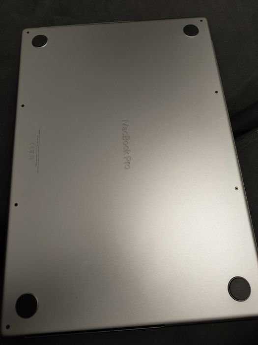 MacBook Pro 16-inch, M2 Pro, 16 GB RAM, 512GB SSD / Silver Gray