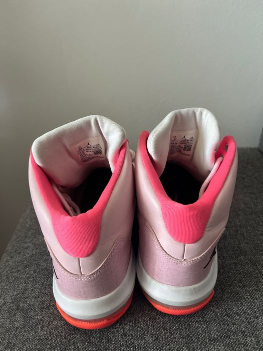 Vând adidași Jordan Max Aura Roz/Alb