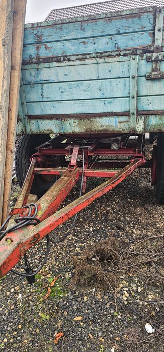 -Remorcă agricolă 2 axe – Șasiu solid (Necesită recondiționare)