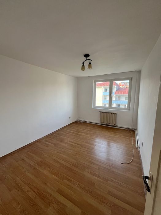 De inchiriat apartament cu 3 CAMERE, cartierul LIBERTATII, REGHIN