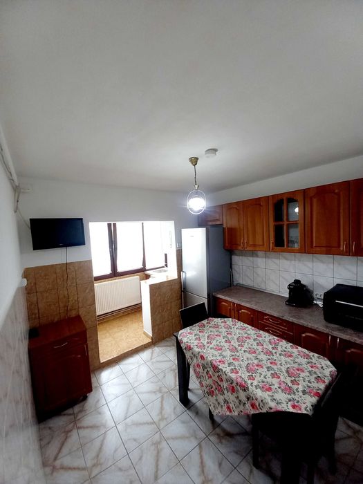 Inchiriez apartament 2 camere, decomandat, Etaj 2, Oituz/Marinex