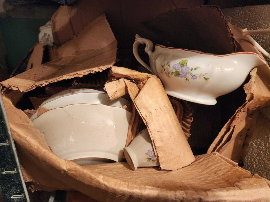 Огромен порцеланов сет Изида/IZIDA