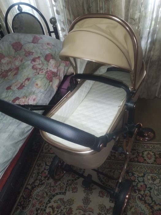 Продам коляску новую