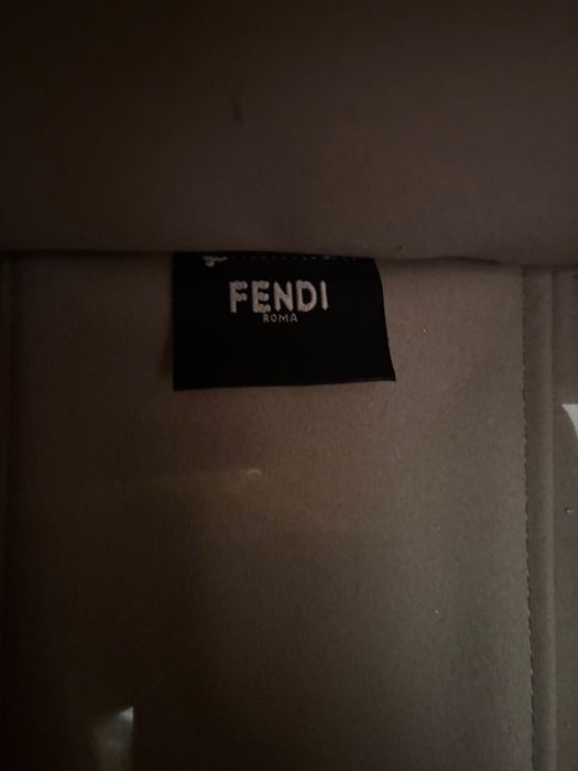 geanta fendi,pretul este negociabil